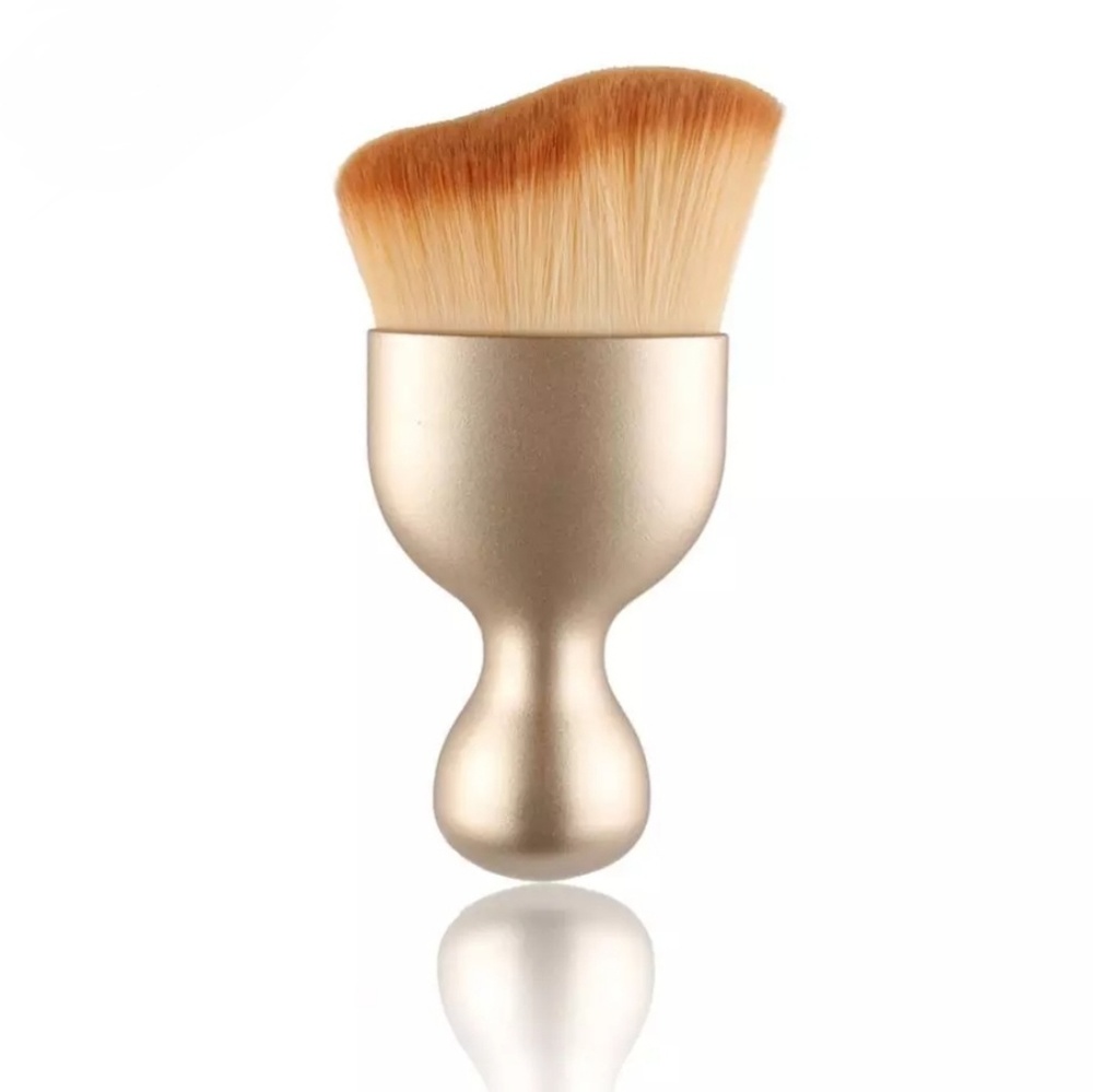 Contour Foundation Brush
